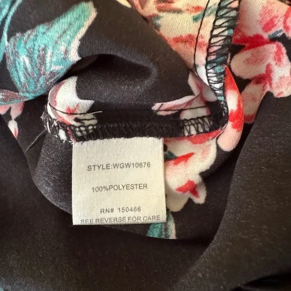 MIX BY 41 HAWTHORN
Millee Pleated Halter Blouse - Picture 4 of 7